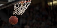 NBA 2025-2026赛季常规赛湖人队对阵勇士队比赛直播 - 篮球运动员扣篮精彩瞬间